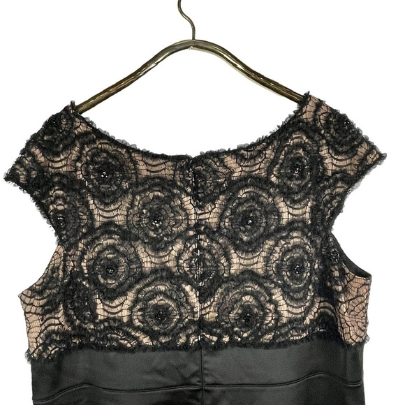 TADASHI SHOJI OT85851MQ RUCHED FLORAL LACE SCOOP NECK CAP SLEEVE SHEATH DRESS - Picture 7 of 15